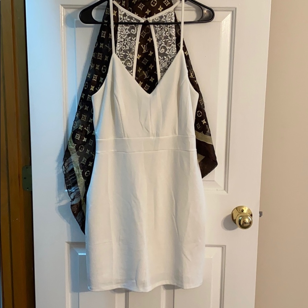 🌸 BOUTIQUE WHITE MINI DRESS : BRAND NEW🌟